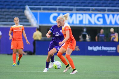 Orlando Pride sunucusu Houston Dash 23 Haziran 2016 'da Orlando Florida' daki Dünya Kampı Stadyumu 'nda..