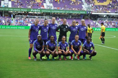 Orlando Pride 22 Nisan 2017 'de Orlando City Stadyumu' nda Washington Spirit 'e ev sahipliği yaptı..  