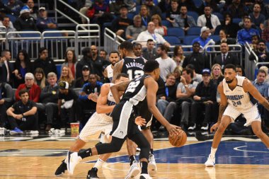 Orlando Magic, 19 Aralık 2018 tarihinde Orlando Florida 'daki Amway Center' da San Antonio Spurs 'a ev sahipliği yapmaktadır.