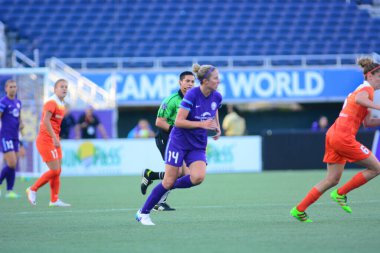 Orlando Pride sunucusu Houston Dash 23 Haziran 2016 'da Orlando Florida' daki Dünya Kampı Stadyumu 'nda..