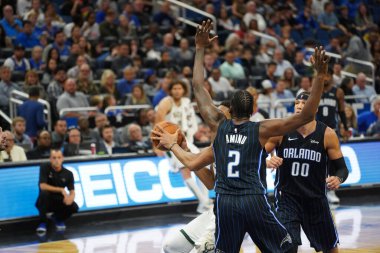 Orlando Magic, Orlando, Florida, ABD 'deki Amway Center' da Milwaukee Bucks 'a ev sahipliği yapıyor. 1 Kasım 2019.  