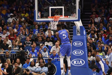 Orlando Magic 17 Ekim 2018 'de Orlando Florida' daki Amway Center 'da Miami Heat' i sunar..