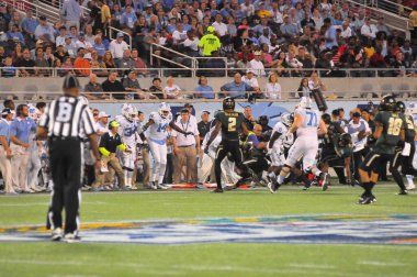 Kuzey Carolina 29 Aralık 2015 tarihinde Orlando Florida 'daki Kamp Dünya Stadyumu' nda oynanan Russell Atletizm Kupası 'nda Baylor ile karşılaşacak..