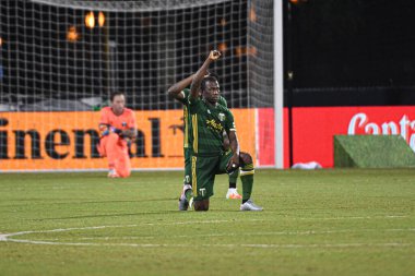 Portland Timbers, 14 Temmuz 2020 tarihinde Orlando Florida ABD 'deki ESPN Vahşi Spor Dünyası' nda düzenlenen MLS Sırt Turnuvası sırasında Siyahi Yaşamı Önemi Hareketi için dayanışma içinde..  