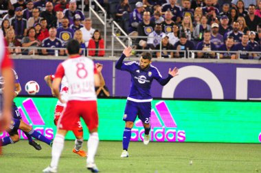 Orlando City SC, 6 Mayıs 2016 'da Orlando Florida' daki Dünya Kampı Stadyumu 'nda New York Red Bulls' a ev sahipliği yaptı..