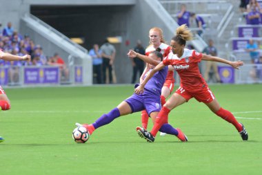 Orlando Pride 22 Nisan 2017 'de Orlando City Stadyumu' nda Washington Spirit 'e ev sahipliği yaptı..  