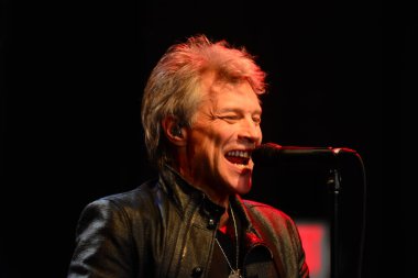 Şarkıcı Jon Bon Jovi, 5 Kasım 2016 'da St. Petersburg Florida' da Devlet Street Theater in Support of HIllary Clinton 'ın Başkan İhalesi' nde sahne alıyor.