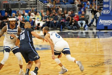 Orlando Magic 28 Şubat 2020 tarihinde Orlando Florida 'da Amway Center' da Minnesota Timberwolves 'a ev sahipliği yapar..  