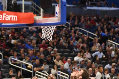 Orlando Magic, 19 Aralık 2018 tarihinde Orlando Florida 'daki Amway Center' da San Antonio Spurs 'a ev sahipliği yapmaktadır.