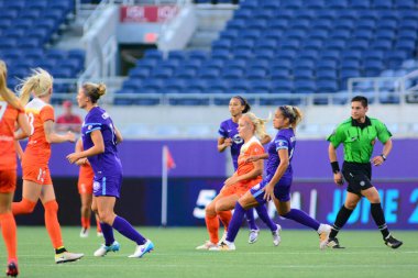Orlando Pride sunucusu Houston Dash 23 Haziran 2016 'da Orlando Florida' daki Dünya Kampı Stadyumu 'nda..