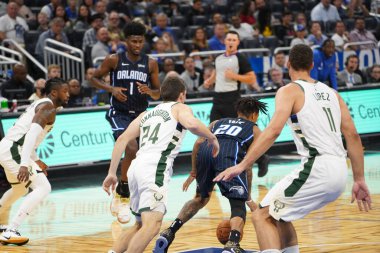 Orlando Magic, Orlando, Florida, ABD 'deki Amway Center' da Milwaukee Bucks 'a ev sahipliği yapıyor. 1 Kasım 2019.  