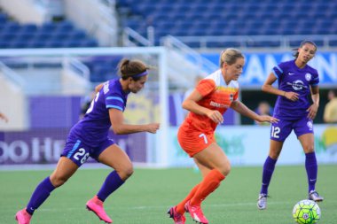 Orlando Pride sunucusu Houston Dash 23 Haziran 2016 'da Orlando Florida' daki Dünya Kampı Stadyumu 'nda..