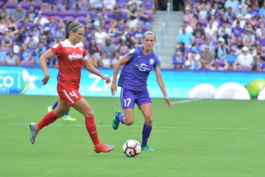 Orlando Pride 22 Nisan 2017 'de Orlando City Stadyumu' nda Washington Spirit 'e ev sahipliği yaptı..  