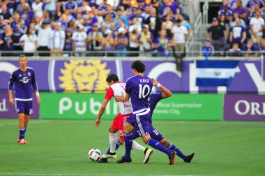 Orlando City SC, 6 Mayıs 2016 'da Orlando Florida' daki Dünya Kampı Stadyumu 'nda New York Red Bulls' a ev sahipliği yaptı.. 