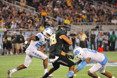 Kuzey Carolina 29 Aralık 2015 tarihinde Orlando Florida 'daki Kamp Dünya Stadyumu' nda oynanan Russell Atletizm Kupası 'nda Baylor ile karşılaşacak..