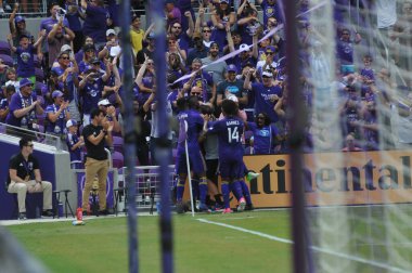 Orlando City 15 Nisan 2017 'de Florida, Orlando' daki Citrus Bowl 'da Los Angeles Galaksisine ev sahipliği yaptı.. 