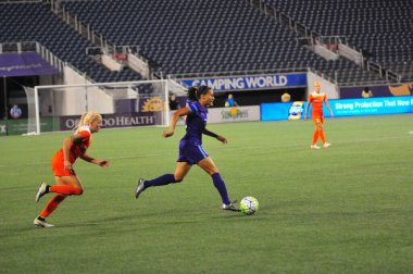 Orlando Pride sunucusu Houston Dash 23 Haziran 2016 'da Orlando Florida' daki Dünya Kampı Stadyumu 'nda..