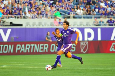 Orlando City SC, 6 Mayıs 2016 'da Orlando Florida' daki Dünya Kampı Stadyumu 'nda New York Red Bulls' a ev sahipliği yaptı.. 