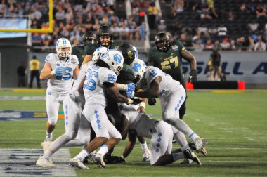 Kuzey Carolina 29 Aralık 2015 tarihinde Orlando Florida 'daki Kamp Dünya Stadyumu' nda oynanan Russell Atletizm Kupası 'nda Baylor ile karşılaşacak.. 