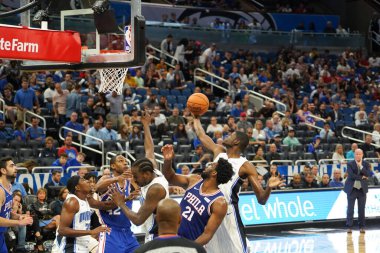 Orlando Magic 13 Ekim 2019 'da Florida, Orlando' daki Amway Center 'da Philadelphia 76ers' a ev sahipliği yaptı..