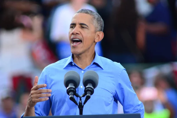 Prezydent Barack Obama Przemawia Wiecu Kampanii Stadionie Osceola Heritage Park — Zdjęcie stockowe