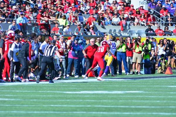 Lsu Enfrenta Louisville Durante 71St Citrus Bowl Camping World Stadium — Fotografia de Stock