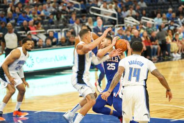 Orlando Magic 13 Ekim 2019 'da Florida, Orlando' daki Amway Center 'da Philadelphia 76ers' a ev sahipliği yaptı.. 