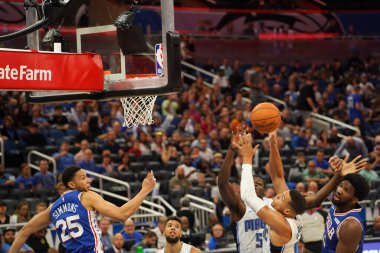 Orlando Magic 13 Ekim 2019 'da Florida, Orlando' daki Amway Center 'da Philadelphia 76ers' a ev sahipliği yaptı..