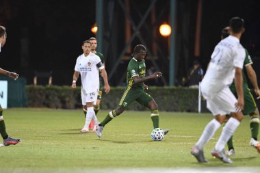 Los Angeles Galaksisi, 14 Temmuz 2020 'de Orlando Florida ABD' deki ESPN Vahşi Spor Dünyası 'nda düzenlenen MLS Sırt Turnuvası sırasında Portland Timbers ile karşı karşıya geldi. 