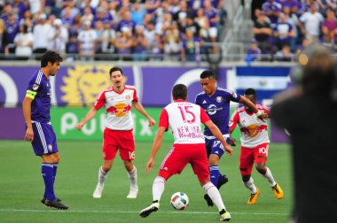 Orlando City SC, 6 Mayıs 2016 'da Orlando Florida' daki Dünya Kampı Stadyumu 'nda New York Red Bulls' a ev sahipliği yaptı.. 