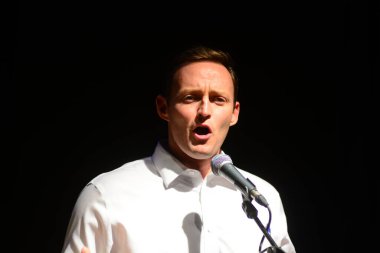 Şarkıcı Jon Bon Jovi, 5 Kasım 2016 'da St. Petersburg Florida' da Devlet Street Theater in Support of HIllary Clinton 'ın Başkan İhalesi' nde sahne alıyor.