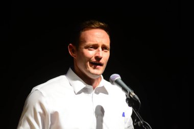 Şarkıcı Jon Bon Jovi, 5 Kasım 2016 'da St. Petersburg Florida' da Devlet Street Theater in Support of HIllary Clinton 'ın Başkan İhalesi' nde sahne alıyor.