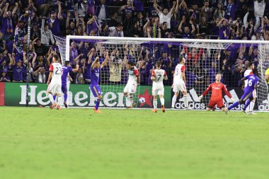 Orlando City SC, 23 Ekim 2016 'da Orlando Florida' daki Camp World Stadyumu 'nda DC United' ı ağırladı..  