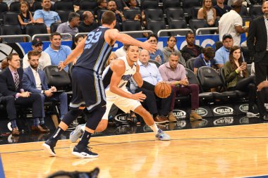 Orlando Magic 10 Ekim 2018 tarihinde Orlando Florda 'daki Amway Center' da Memphis Grizzilies 'e ev sahipliği yaptı.. 