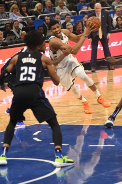 Orlando Magic, 19 Ocak 2019 Cumartesi günü Orlando Florida 'daki Amway Arena' da Milwaukee Doları 'na ev sahipliği yapıyor..