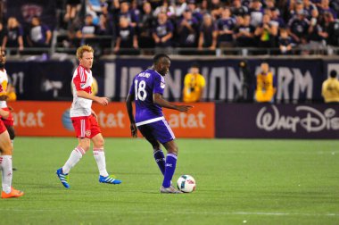 Orlando City SC, 6 Mayıs 2016 'da Orlando Florida' daki Dünya Kampı Stadyumu 'nda New York Red Bulls' a ev sahipliği yaptı..
