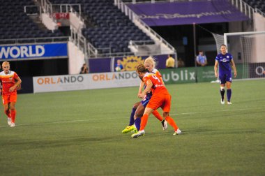 Orlando Pride sunucusu Houston Dash 23 Haziran 2016 'da Orlando Florida' daki Dünya Kampı Stadyumu 'nda..
