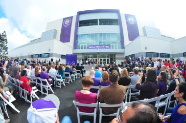24 Şubat 2017 'de Orlando Florida' daki New Orlando City Stadyumu için kurdele kesme töreni.  