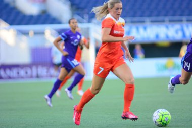 Orlando Pride sunucusu Houston Dash 23 Haziran 2016 'da Orlando Florida' daki Dünya Kampı Stadyumu 'nda..