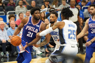 Orlando Magic 13 Ekim 2019 'da Florida, Orlando' daki Amway Center 'da Philadelphia 76ers' a ev sahipliği yaptı..