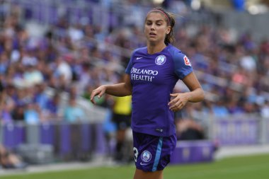 Orlando Pride, 22 Nisan 2018 'de Florida, Orlando' daki Exploria Stadyumu 'nda Houston Dash' e ev sahipliği yaptı..  