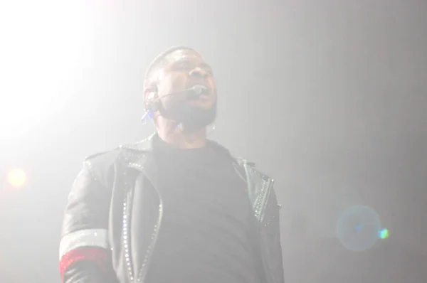 Singer Usher Виступає Amway Center Орландо Флориді Грудня 2014 Року — стокове фото