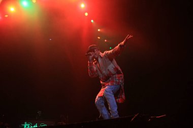 R & B Şarkıcısı Usher 12 Aralık 2014 'te Orlando Florida' daki Amway Center 'da sahne alacak..  