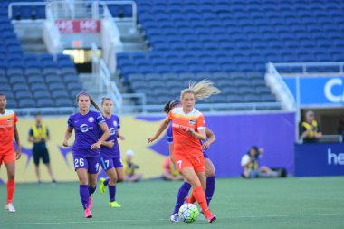 Orlando Pride sunucusu Houston Dash 23 Haziran 2016 'da Orlando Florida' daki Dünya Kampı Stadyumu 'nda..