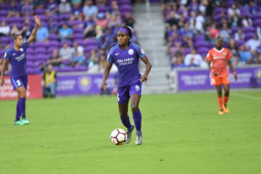 Orlando Pride, 22 Nisan 2018 'de Florida, Orlando' daki Exploria Stadyumu 'nda Houston Dash' e ev sahipliği yaptı..  