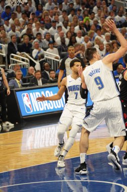 Orlando Magic 19 Nisan 2019 Cuma günü Orlando Florida 'daki Amway Arena' daki NBA Playoff 1 'de Toronto Rapçileri' ne ev sahipliği yapıyor.