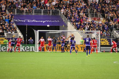 Orlando City SC, 8 Mayıs 2015 'te Florida' daki Kamp Dünyası Stadyumu 'nda Los Angeles Galaksisi' ne ev sahipliği yaptı..