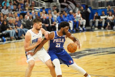 Orlando Magic 27 Aralık 2019 Cuma günü Orlando, Florida 'daki Amway Arena' da Philadelphia 76ers 'a ev sahipliği yapıyor..