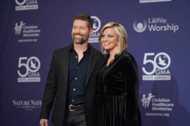 15 Ekim 2019 'da Nashville, Tennessee' deki Linbscome Üniversitesi 'nde verilen 50. GMA Dove Ödülleri sırasında kırmızı halı. 