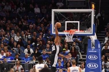 Orlando Magic, 19 Aralık 2018 tarihinde Orlando Florida 'daki Amway Center' da San Antonio Spurs 'a ev sahipliği yapmaktadır.